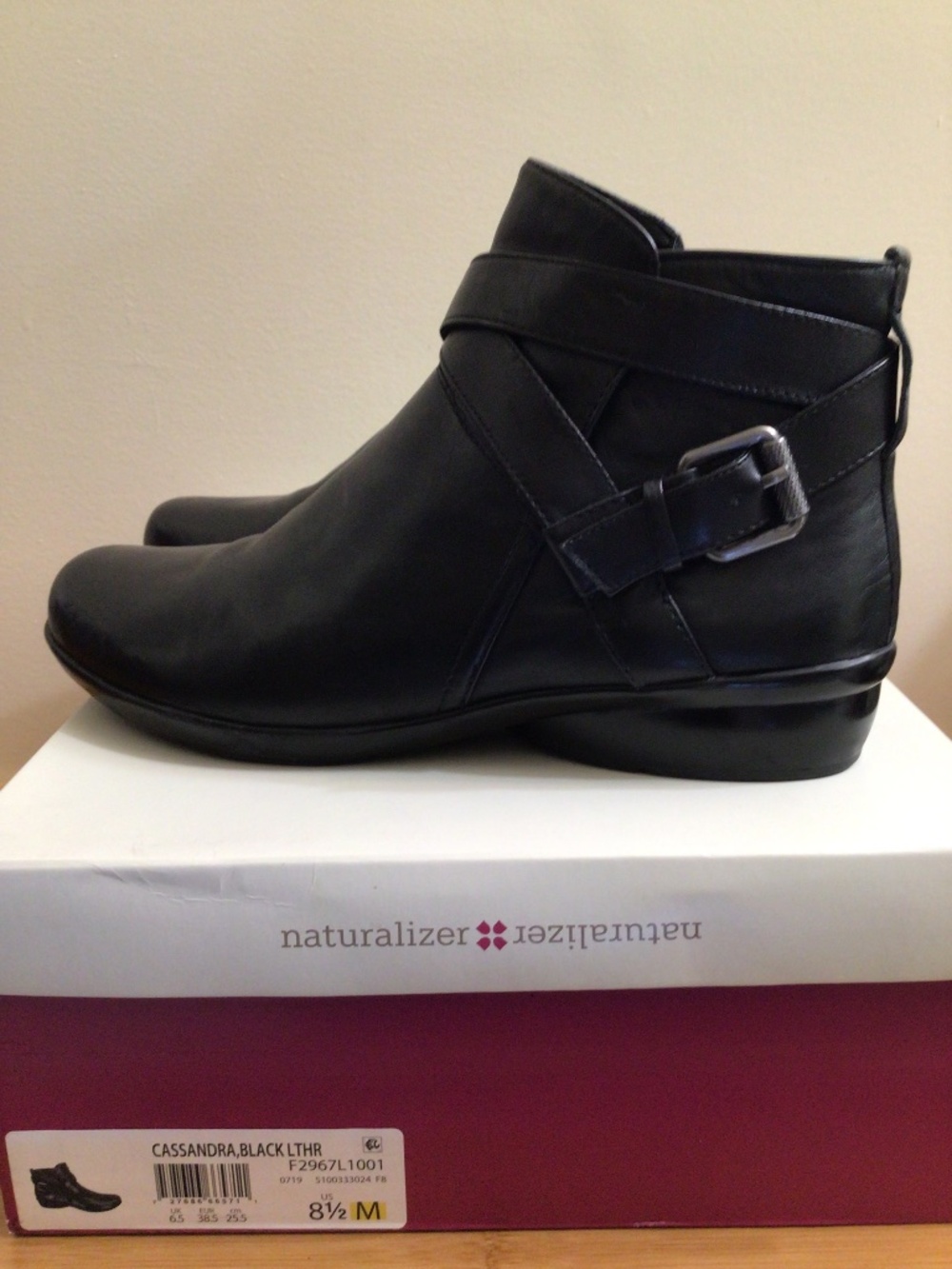 Naturalizer Cassandra Black Leather Ankle Boots Sz 8.5M